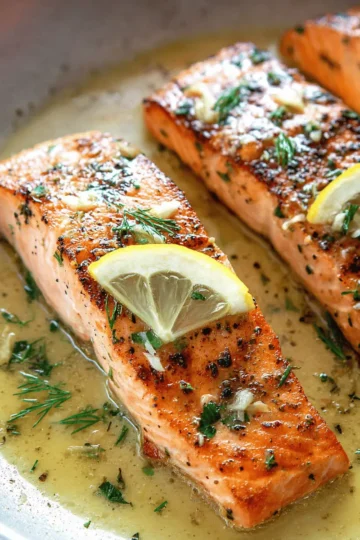Pan-Seared Salmon with Lemon Garlic Sauce