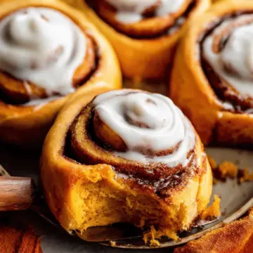 Pumpkin Cinnamon Rolls