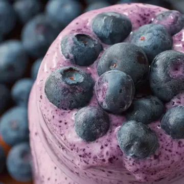 Healthy Blueberry Breakfast Smoothie