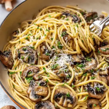 Easy Mushroom Garlic Spaghetti Recipe