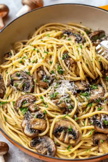 Easy Mushroom Garlic Spaghetti Recipe