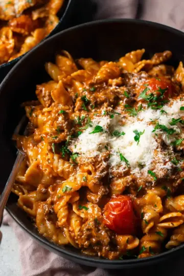 One pot creamy tomato beef pasta