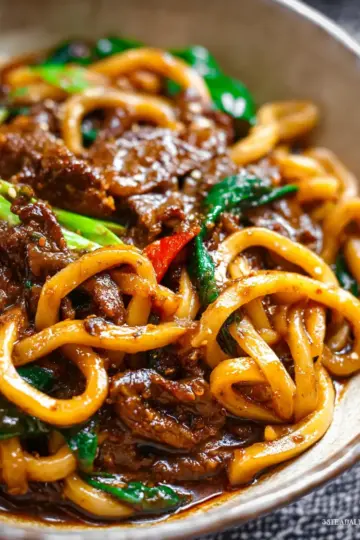 Black Pepper Beef Udon Noodles
