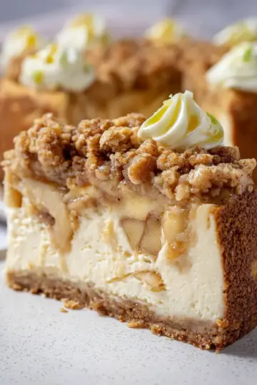 Apple Crumble Cheesecake