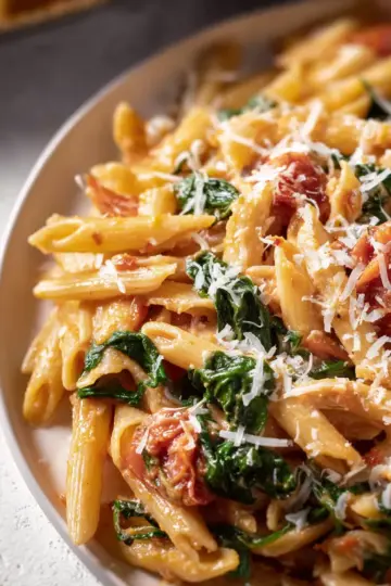 Creamy Tomato and Spinach Pasta